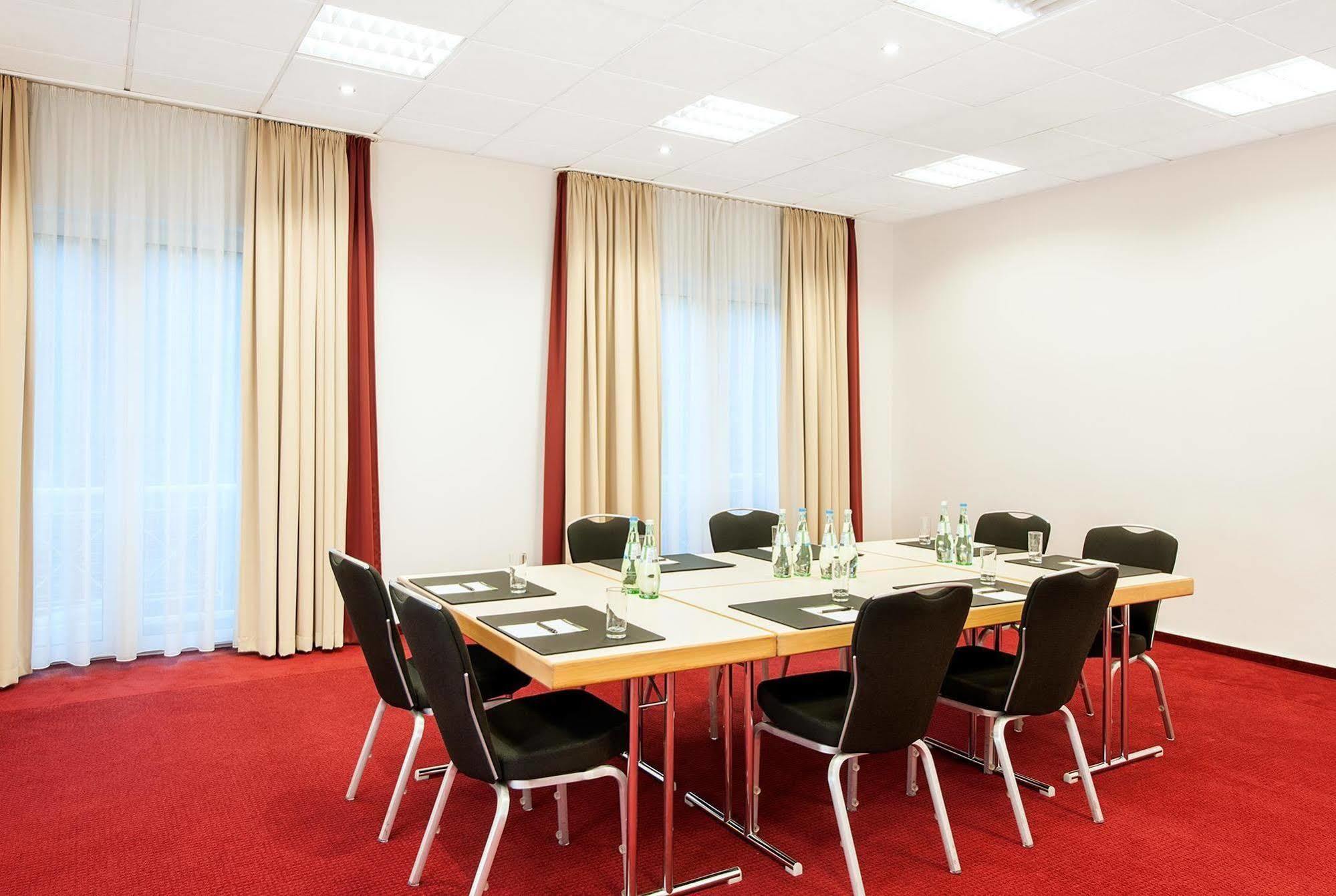 Nh Berlin Potsdam Conference Center Hotel Kleinmachnow Eksteriør billede